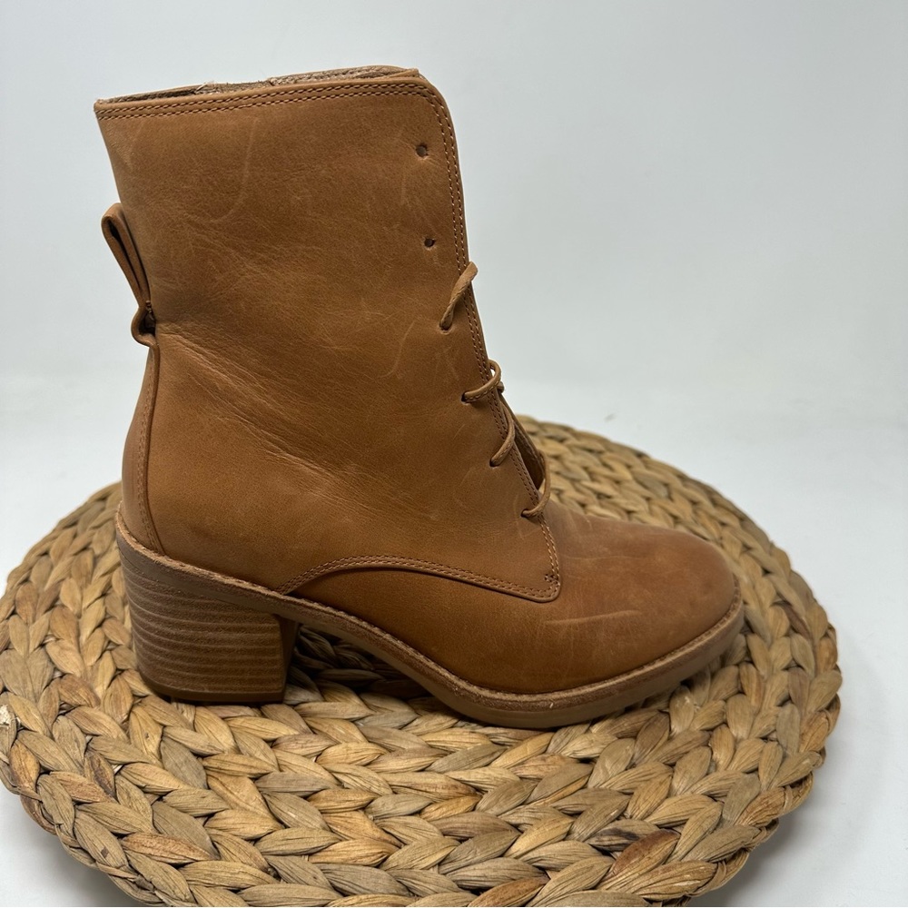 UGG Leather Oriana Lace Up Ankle Boot Chestnut Tan Size 6.5 - Picture 1 of 8
